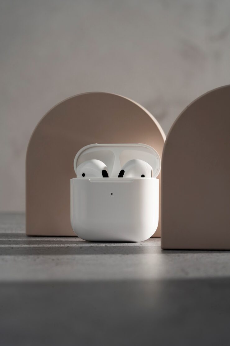 White AirPods Pro 2 | 2nd Generation | Seamless Sound & Smart Features Zmhud