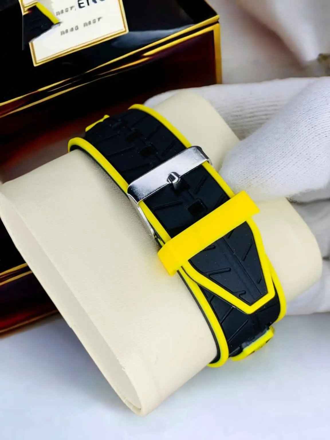 Stylish Sports Analog Rubber Strap Watch for Boys Men's - Zmhud